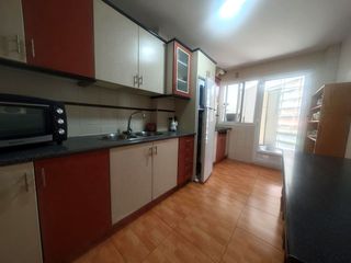 Flat in Zona Norte - Hospital - Urbanizaciones. Amplio piso en esquina con garaje, trastero y gran terraza!