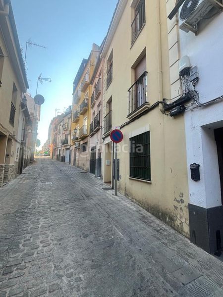 Foto 4465c5c1-2f1b-4124-8fd6-b407f8c25753. Casa amb aparcament a Centro Ciudad Plasencia