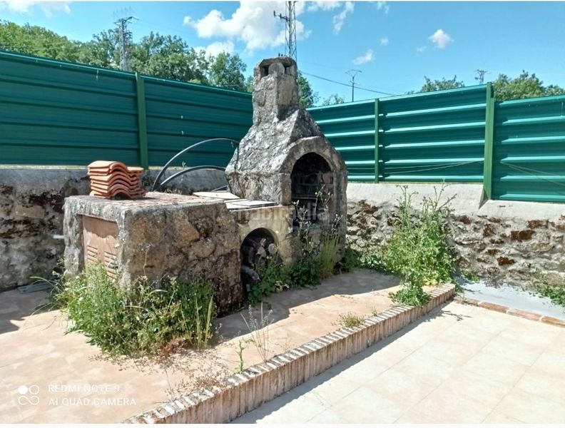 Foto 9df25767-a1d6-46c1-8a0d-ee375c16215f. Masia amb aparcament piscina a Cabrero