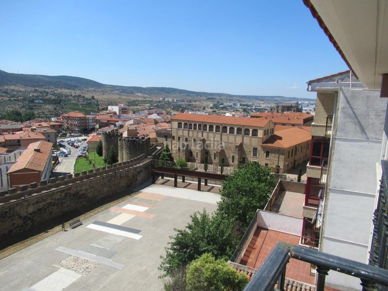 Foto f47d6d0d-a449-41e2-9569-e2e568d26a2d. Piso en Centro Ciudad Plasencia