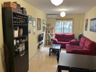 Planta baja  Monjes. Piso recién pintado con garaje y trastero