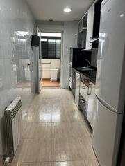 Erdgeschoss  Monjes. Piso recién pintado con garaje y trastero