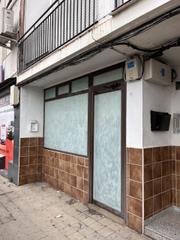 Local commercial  De españa. Local con un bonito escaparate, tarima, aire acondicionado , bañ