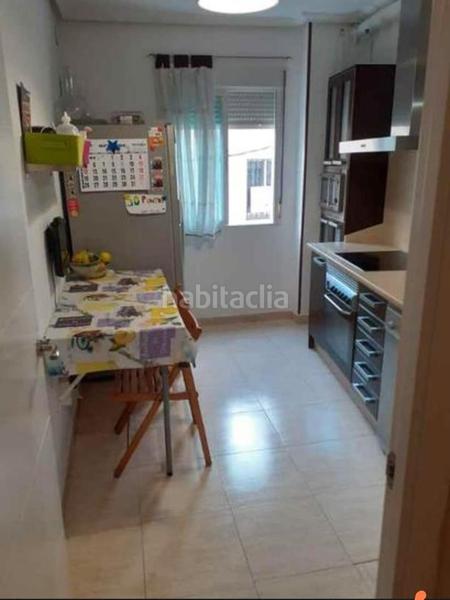 Foto 8d1bdd0b-c869-4470-a165-61898e0046a9. Casa amb aparcament a Miralvalle - Av. Virgen del Puerto - La Data Plasencia