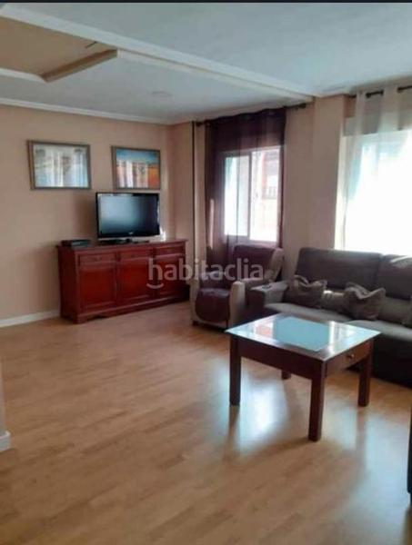 Foto ebe8afdf-f8de-4acc-87e8-d234cc0efd1b. Casa amb aparcament a Miralvalle - Av. Virgen del Puerto - La Data Plasencia