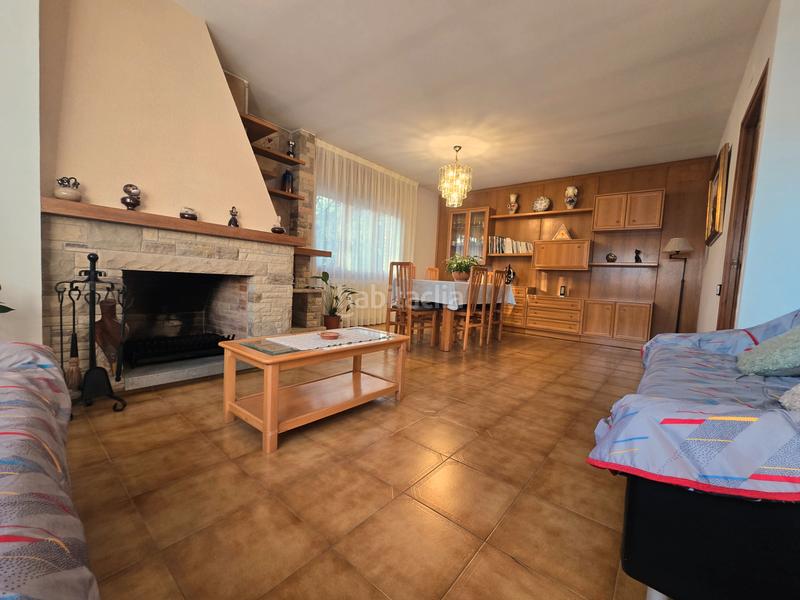 Foto a88bfc84-2c12-48b0-9d5c-604e2654ac01. Chalet avec cheminée chauffage parking dans Seva