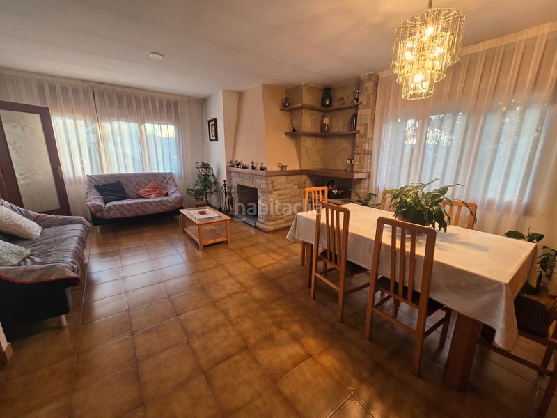 Foto c1fd8054-2882-4fa3-8c5b-03aa5164c841. Chalet avec cheminée chauffage parking dans Seva