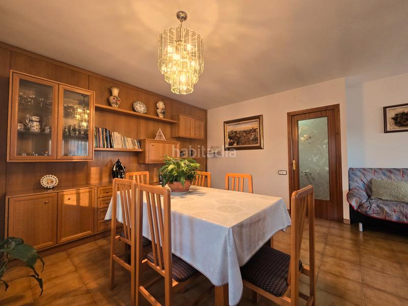 Foto c8fbcbdc-86c0-4d46-a274-306d2114e04f. Chalet avec cheminée chauffage parking dans Seva