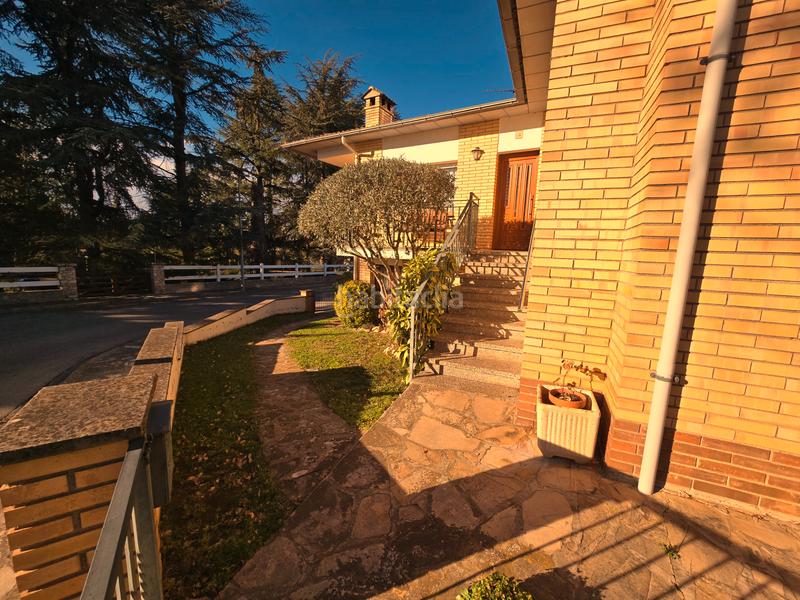 Foto f9fdaf4b-7466-423c-8397-498c041f748a. Chalet avec cheminée chauffage parking dans Seva