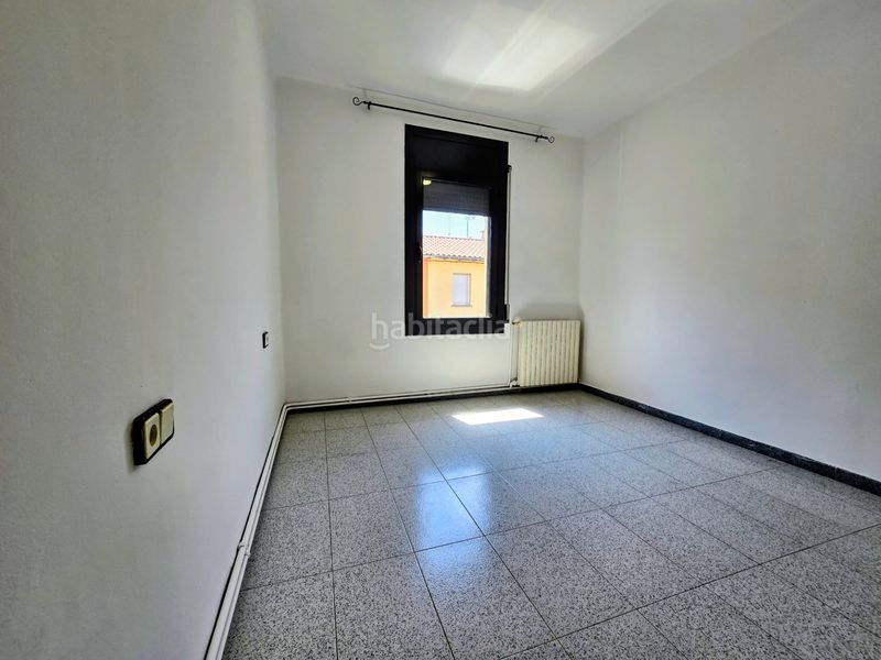 Foto c20ca137-ea54-408b-b339-526143c47c1d. Casa adossada amb calefacció a Manlleu