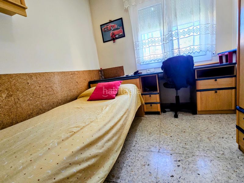 Foto d8d0e399-cd43-4ad8-80e5-e10f3473f6d4. Casa adossada amb xemeneia calefacció aparcament a Manlleu