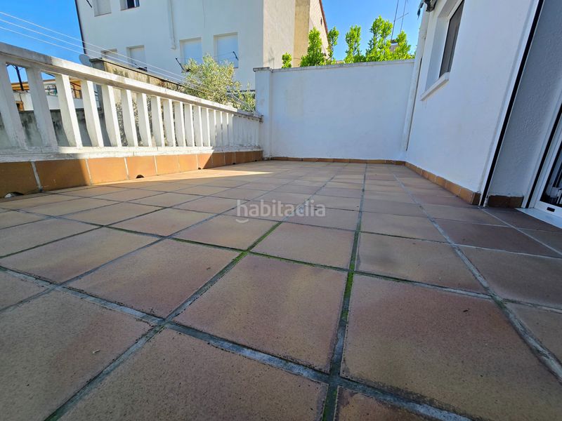 Foto f4425bdf-7707-4763-97e0-9ab0fcc0eb92. Casa adossada amb xemeneia calefacció aparcament a Manlleu