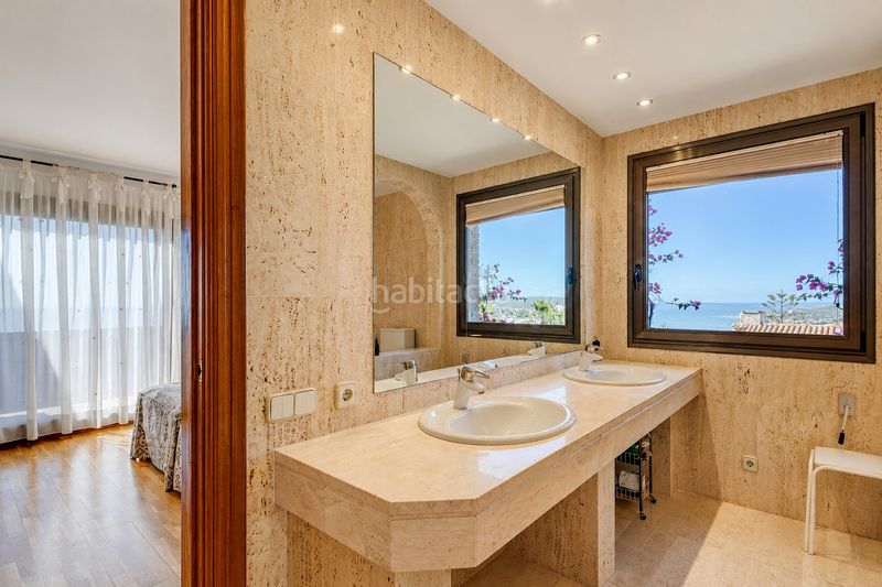 Foto ca5c82f4-b3ba-46bd-b7ad-1e1ab206342e. Chalet con camino riscaldamento parcheggio piscina in Sitges