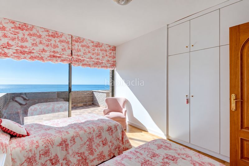 Foto e7b3fe0f-0ffe-40b4-85ca-020117e9f3bf. Chalet con camino riscaldamento parcheggio piscina in Sitges