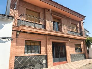 Reihenhaus  Avenida andalucía 244. Venta casa en la caleruela- jaén