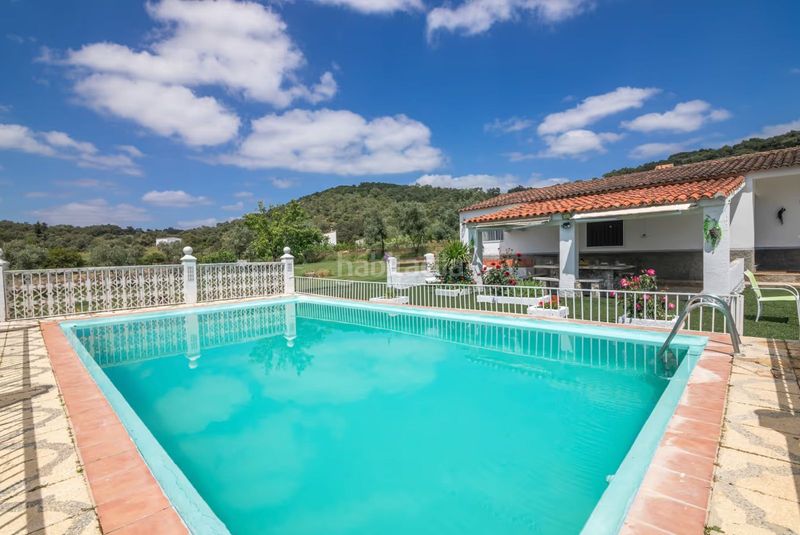 Foto fa020372-2943-4f8e-a2e2-914a891297ee. Xalet amb xemeneia piscina a Aroche