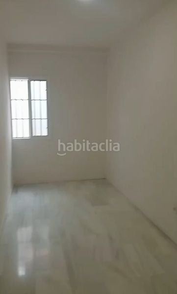 Foto 878efbb6-5a79-4e85-ae93-3a0d0de6be4e. Apartament amb aparcament a San Bartolomé Sevilla
