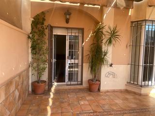 Rent Semi detached house in El Arenal - La Pólvora. Magnifica casa adosada en dos hermanas