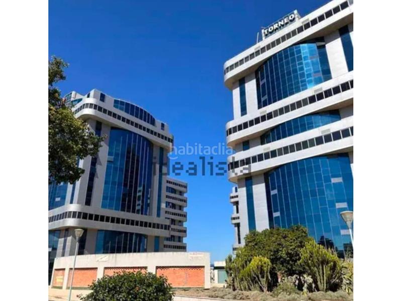 Foto c1cd4bbf-e379-4638-bd49-6be46f11aa62. Bureau avec chauffage parking dans San Jerónimo - La Bachillera Sevilla