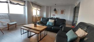 Pis  Carrer calderón de la barca. Espectacular piso reformado de 4 habitaciones y garaje, a unos p