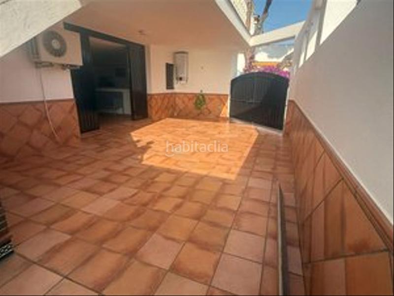 Foto ccb5ad69-5345-47d9-8d28-73d7cc3f6312. Casa amb aparcament a Mazagón