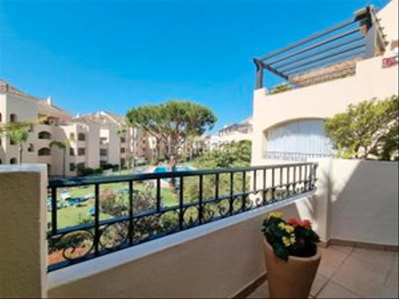 Foto 073ac593-b263-4618-bf52-5484f5aedbf2. Piso primera linea de playa con piscina y garaje. oportunidad única! en Marbella