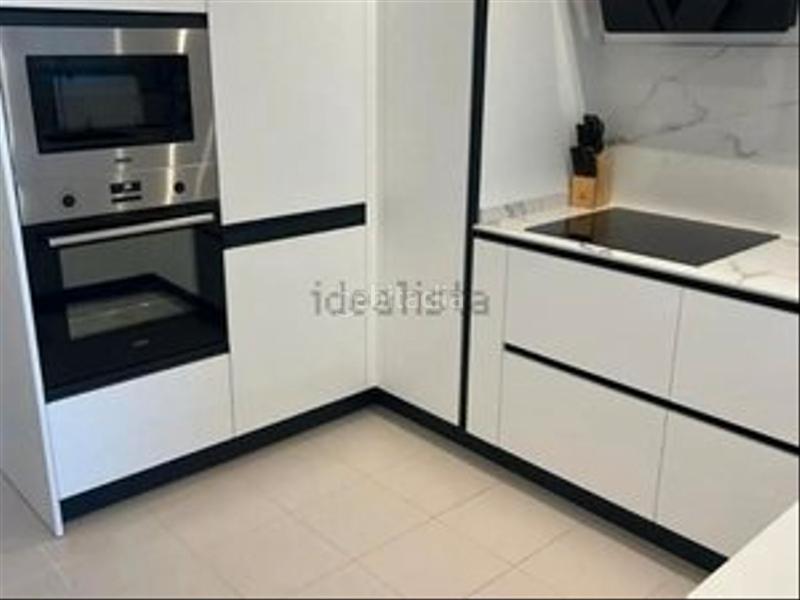 Foto 18a44c08-b0fe-44ca-b530-81eba4ecc3f4. Piso primera linea de playa con piscina y garaje. oportunidad única! en Marbella