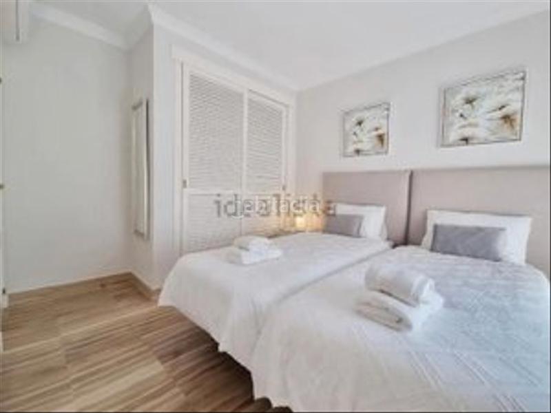 Foto 630dcbd2-1c1e-4d09-9f0f-3ec8ca3bba4e. Piso primera linea de playa con piscina y garaje. oportunidad única! en Marbella