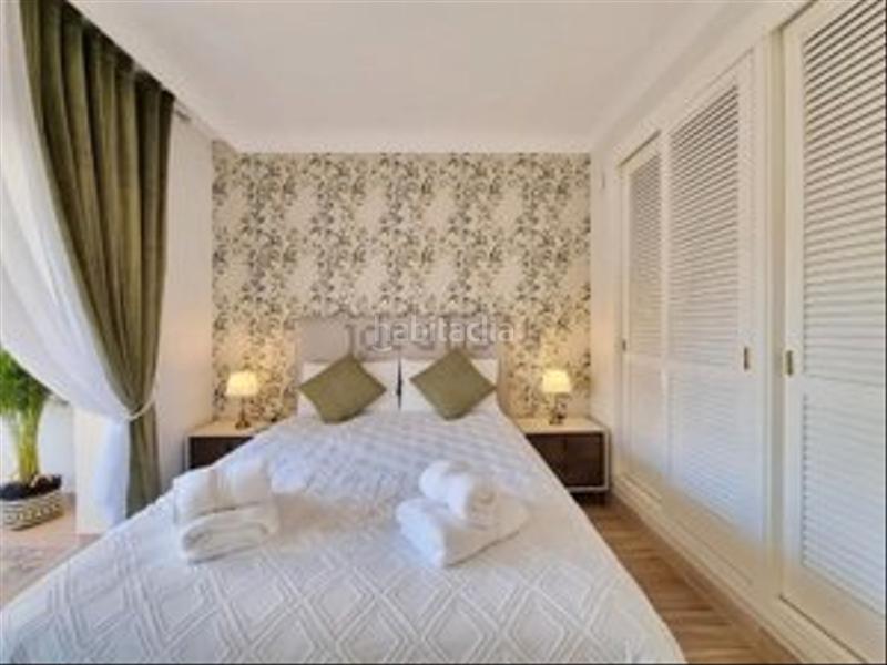 Foto 68bb5646-effa-4e7f-aa3f-a1151dbe9e37. Piso primera linea de playa con piscina y garaje. oportunidad única! en Marbella