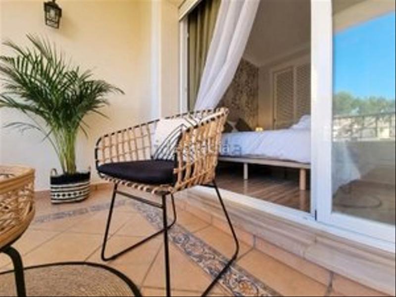 Foto 707f707c-7a1a-4712-a409-a0eee0a0a698. Piso primera linea de playa con piscina y garaje. oportunidad única! en Marbella