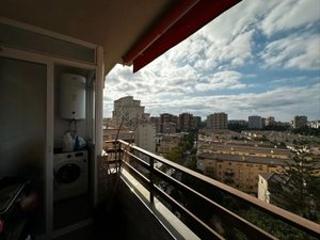 Appartement  Calle capitán marcos garcía. Piso reformado con terraza y mucha luz en las chapas – málaga