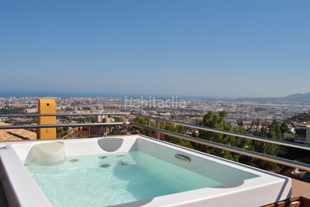 Foto 3d79d019-4391-4971-b2da-0074bd2c9e46. Xalet amb calefacció aparcament piscina a El Atabal Málaga