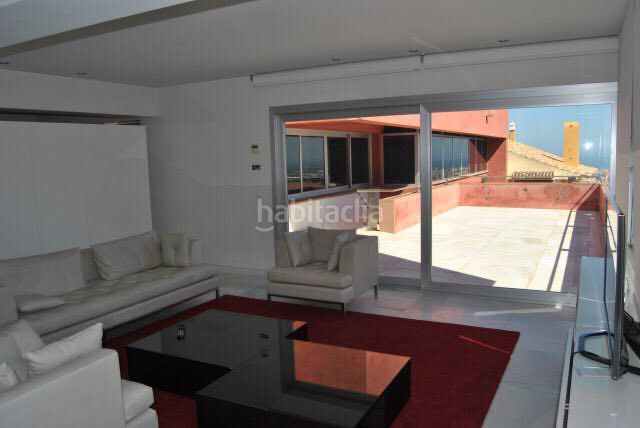 Foto b74c9e1e-f9f9-4dc2-9c24-3cc61cb2e72d. Xalet amb calefacció aparcament piscina a El Atabal Málaga