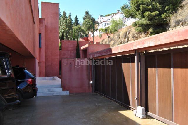 Foto e6b9188f-ae41-45e3-93dc-3e71aed3dfaa. Xalet amb calefacció aparcament piscina a El Atabal Málaga