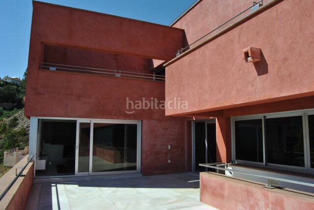 Foto f09ceb88-d28d-46b3-806e-b24aa4ad465c. Xalet amb calefacció aparcament piscina a El Atabal Málaga