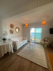 Pis  Calle alhamar. ?? ¡vive frente al mar! se vende piso en primera línea de playa