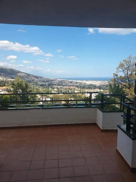 Foto a3b6ecaa-8a3c-4bf5-9616-32b336994c72. Piso ¡oportunidad, amplio piso con terraza, garaje y piscina ! en Benalmádena