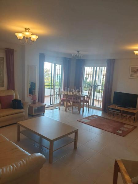 Foto d23253b0-f3b2-4de0-ad3c-69e7197172ae. Piso ¡oportunidad, amplio piso con terraza, garaje y piscina ! en Benalmádena
