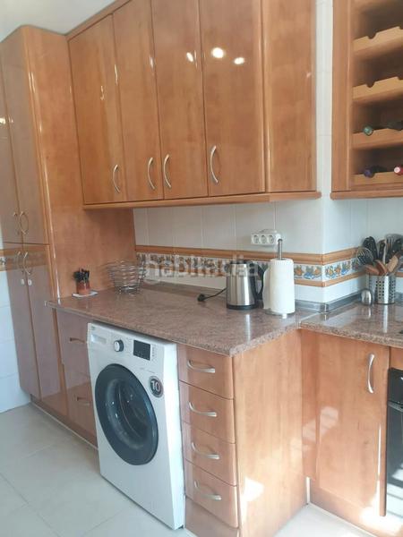 Foto f0b5b1da-5610-4d7c-a4ac-072fb3501358. Piso ¡oportunidad, amplio piso con terraza, garaje y piscina ! en Benalmádena