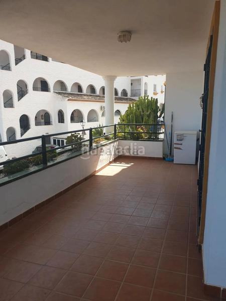 Foto f745ed14-bf5d-4dc9-84d7-23ab821158da. Piso ¡oportunidad, amplio piso con terraza, garaje y piscina ! en Benalmádena
