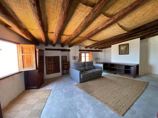 Masia a Moratalla. Casa rústica en moratalla, una joya restaurada junto a una fuent