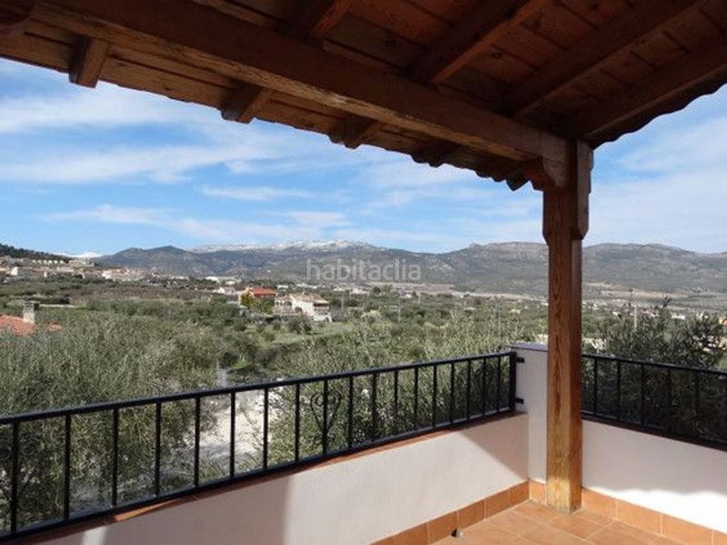 Foto f27bd29d-3938-430e-850d-9daadd2ec278. Xalet amb piscina a Moratalla