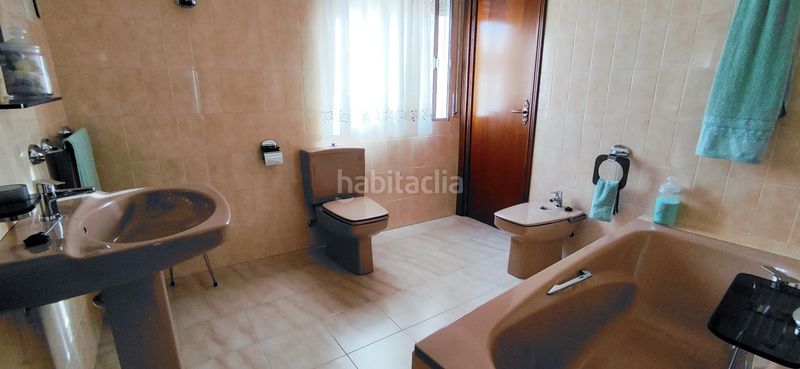 Foto d4c1b2e7-fd48-4479-bfb8-fe8d57e9514c. Casa aparellada amb aparcament a Moratalla