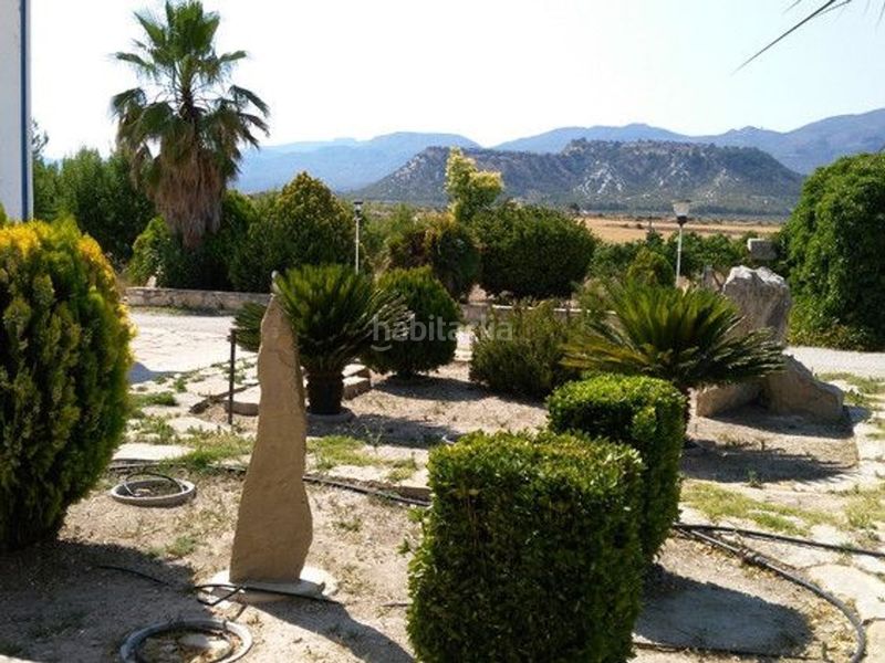 Foto e00ea6e0-c150-41c8-9c4d-640eb4d9d4a1. Casa amb piscina a Moratalla