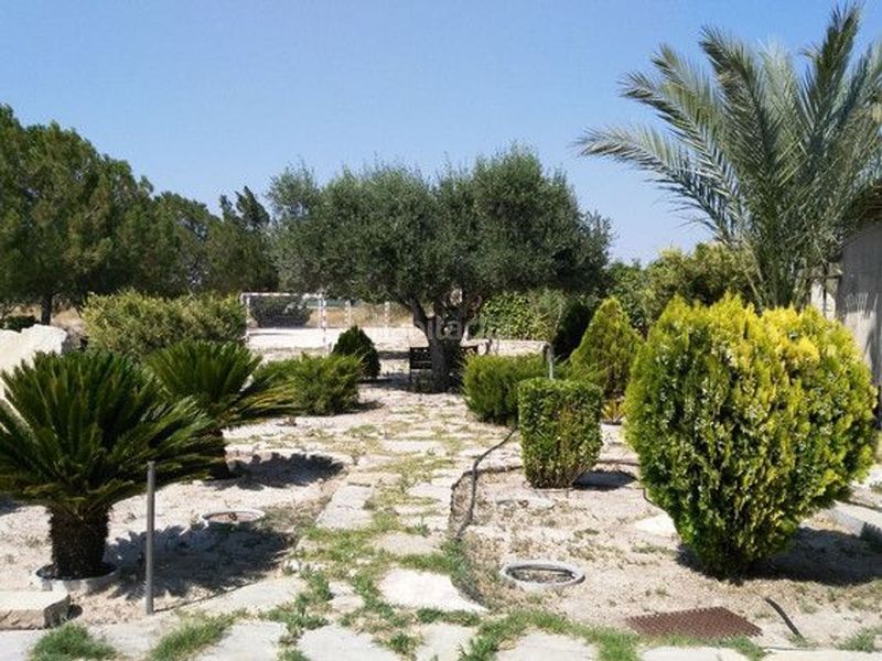 Foto ec8c88f7-59f0-49f7-9c12-fee799780946. Casa amb piscina a Moratalla