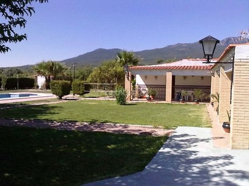 Foto 1d1ff7e6-9ea5-4156-b328-c0e54e12c99d. Xalet amb piscina a Moratalla