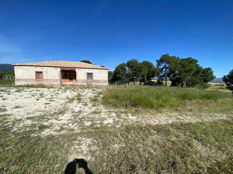 Foto f9c585da-07fc-4b96-9cd1-d42d13832f2b. Xalet amb aparcament a Moratalla