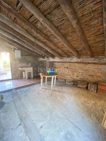 Foto fa8a5bdb-bf1a-4a46-988f-9fc171a25b4d. Masia a Moratalla