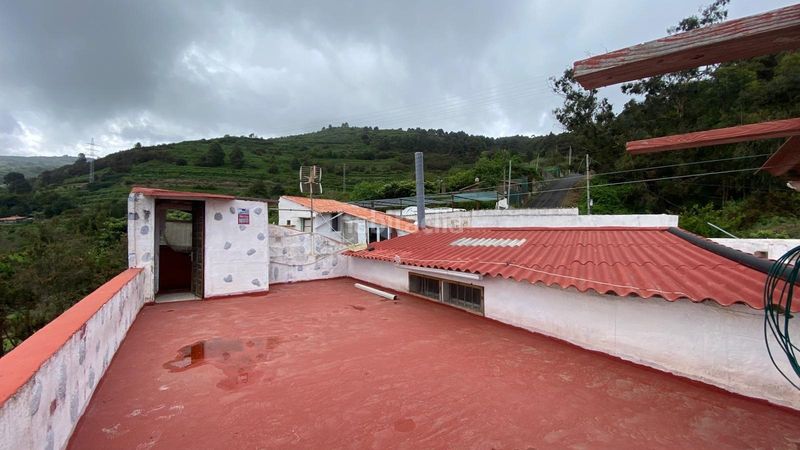 Foto f527ade4-a1c1-40a9-a69b-2902cebe6502. Casa amb aparcament a Guancha (La)