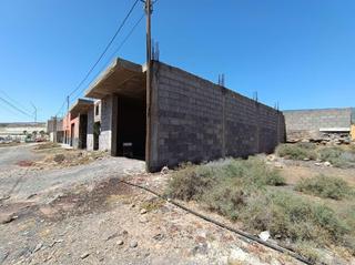 Casa aparellada a Arico. Salón en construcción